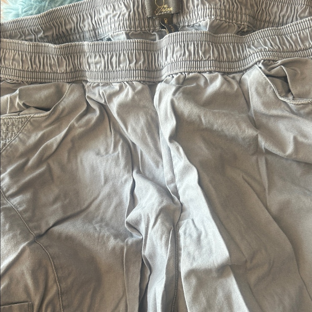 Jaanuu Gray Women's Pants do not buy